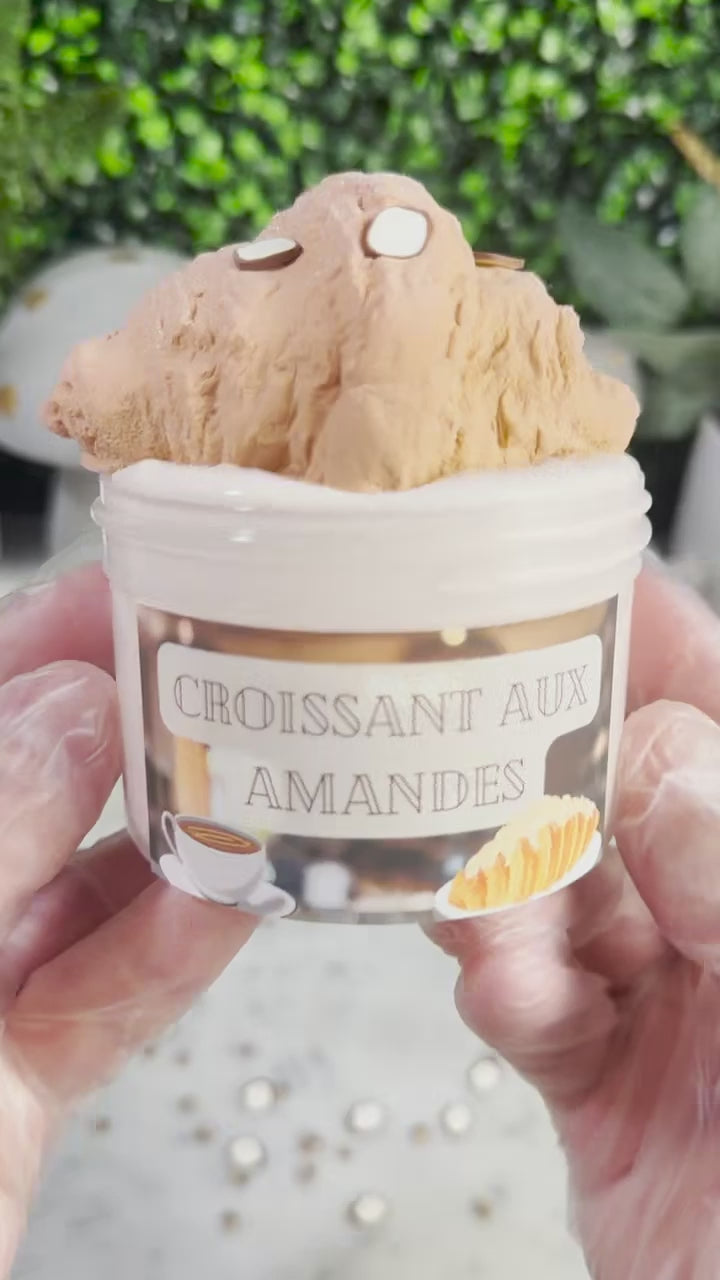 Croissant Aux Amandes